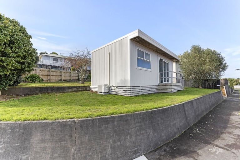 Photo of property in 3 Stuart Place, Blagdon, New Plymouth, 4310