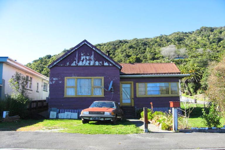 Photo of property in 17 Alexander Terrace, Greymouth, 7805