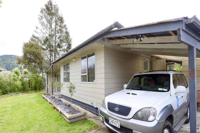 Photo of property in 14 Luke Place, Fairy Springs, Rotorua, 3015