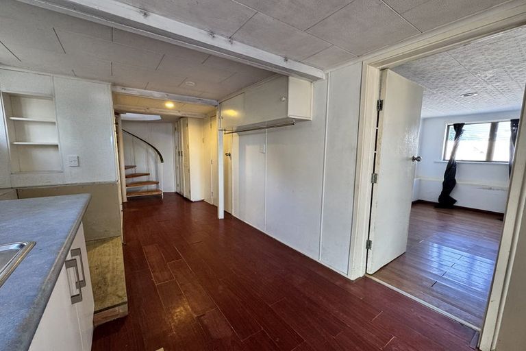 Photo of property in 71 Tirimoana Road, Te Atatu South, Auckland, 0602