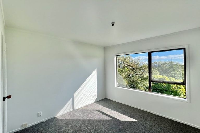 Photo of property in 2/260 Sunset Road, Windsor Park, Auckland, 0632