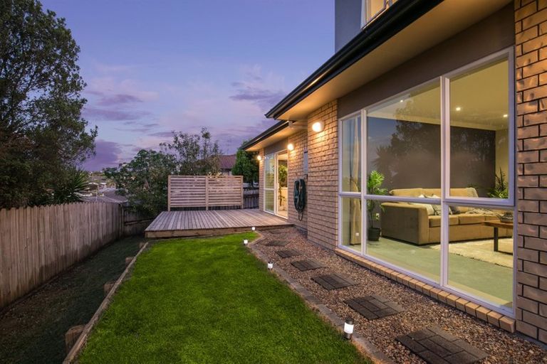 Photo of property in 41 Sapperton Drive, Henderson, Auckland, 0612