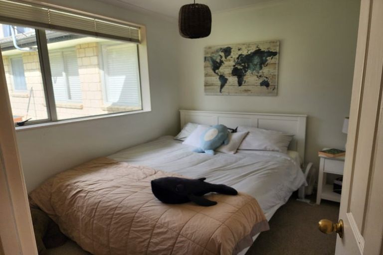 Photo of property in 16 Malin Place, Pinehill, Auckland, 0632