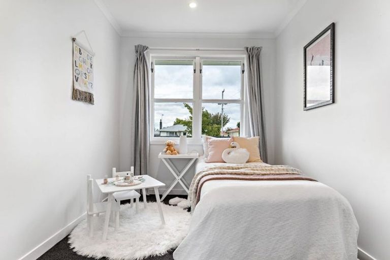 Photo of property in 2 Windsor Street, Solway, Masterton, 5810