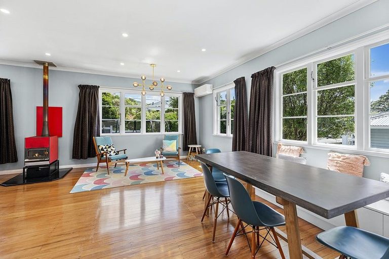 Photo of property in 18 Raumati Terrace, Khandallah, Wellington, 6035