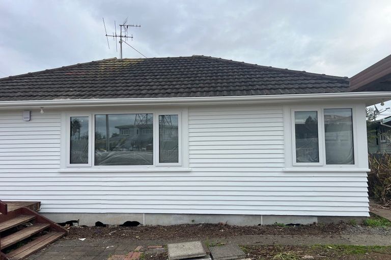 Photo of property in 17 Takanini Road, Takanini, 2112