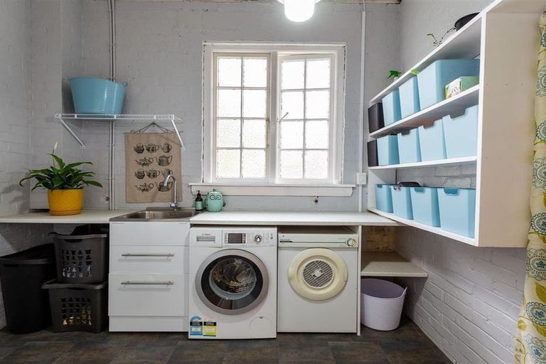 Photo of property in 17 Rhodes Street, Waimate, 7924