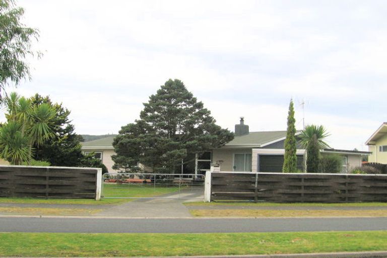 Photo of property in 204 Chartwell Avenue, Whangamata, 3620