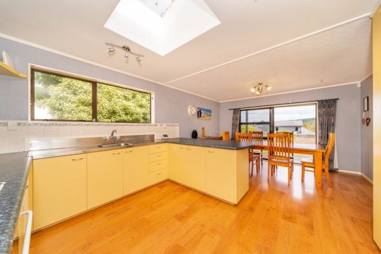 Photo of property in 25 Roband Crescent, Brown Owl, Upper Hutt, 5018