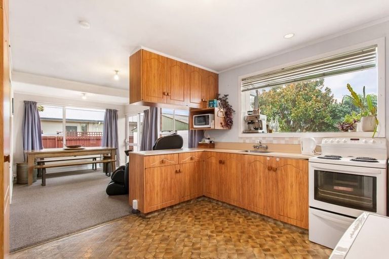 Photo of property in 8 Saffron Street, Bryndwr, Christchurch, 8053