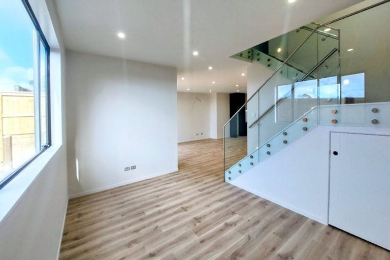 Photo of property in 345 East Coast Road, Mairangi Bay, Auckland, 0630