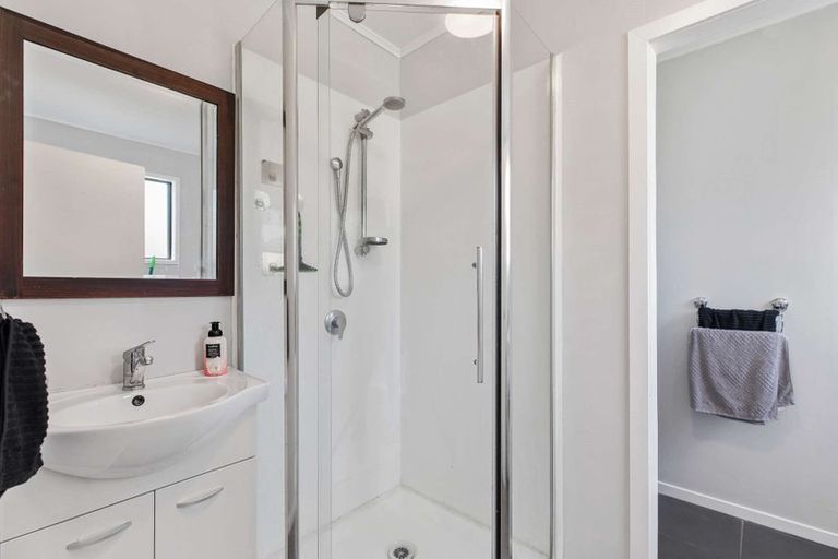 Photo of property in 2/259 Royal Road, Massey, Auckland, 0614