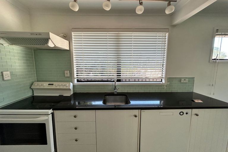 Photo of property in 17 Tomintoul Place, Highland Park, Auckland, 2010