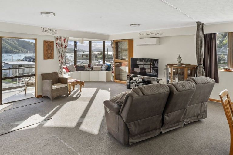 Photo of property in 318 Waikawa Road, Waikawa, Picton, 7220