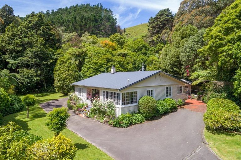 Photo of property in 1234 Paekakariki Hill Road, Paekakariki Hill, Porirua, 5381