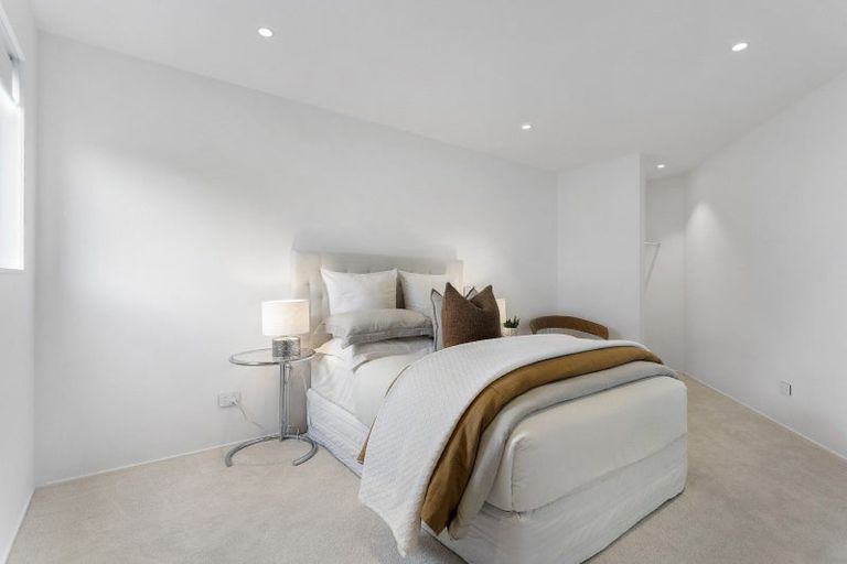 Photo of property in 14a Stanley Point Road, Stanley Point, Auckland, 0624