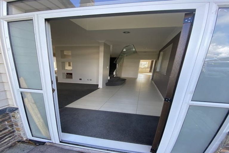 Photo of property in 12 Muirlea Drive, Flat Bush, Auckland, 2016
