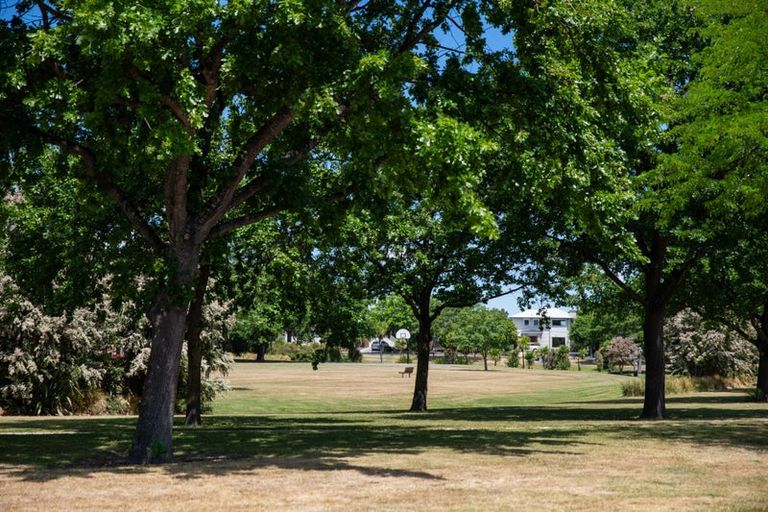 Photo of property in 40 Titirangi Crescent, Parklands, Christchurch, 8083