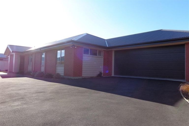 Photo of property in 8 Galatos Street, Rangiora, 7400