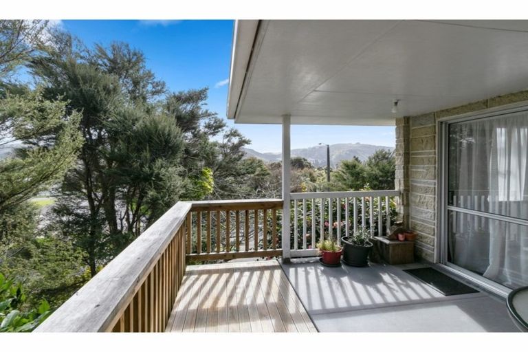 Photo of property in 110 Holborn Drive, Stokes Valley, Lower Hutt, 5019