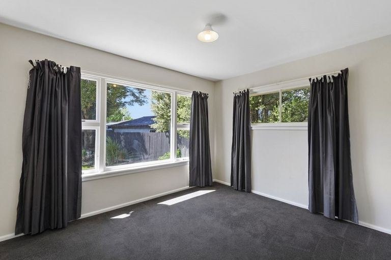 Photo of property in 70 Woodbury Street, Russley, Christchurch, 8042