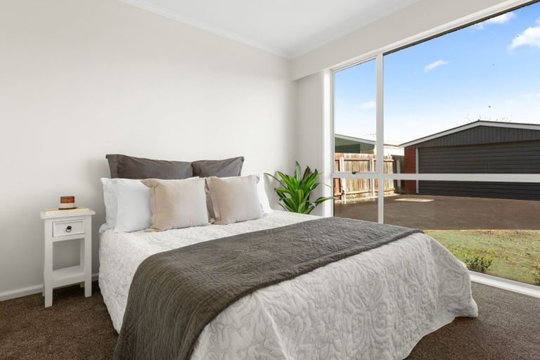 Photo of property in 11 Waratah Street, Avondale, Christchurch, 8061