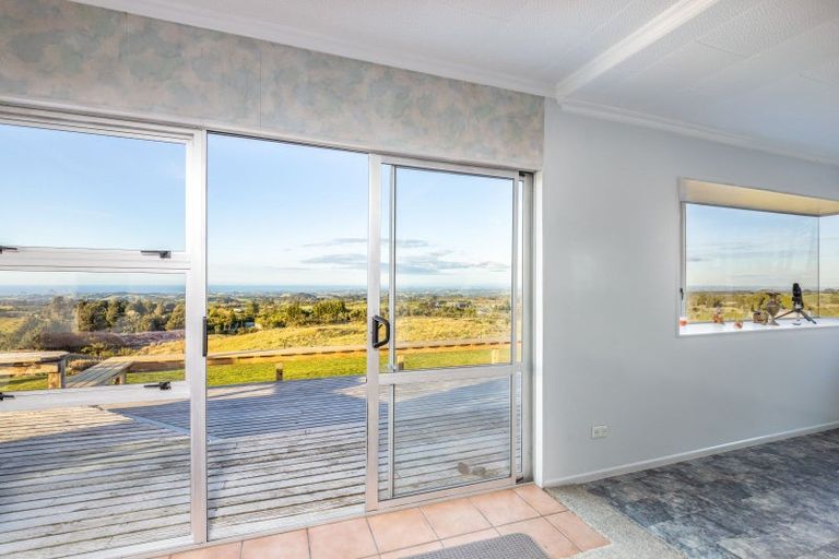 Photo of property in 1568 Carrington Road, Hurworth, New Plymouth, 4371