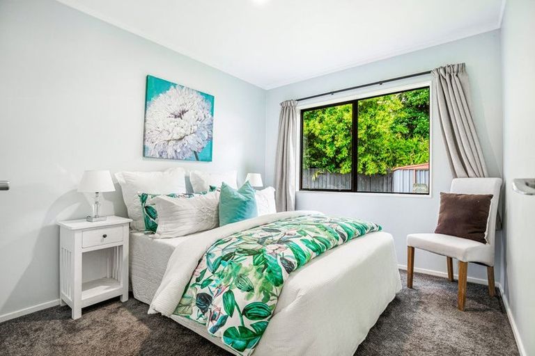 Photo of property in 2/1 Hatherlow Street, Glenfield, Auckland, 0629