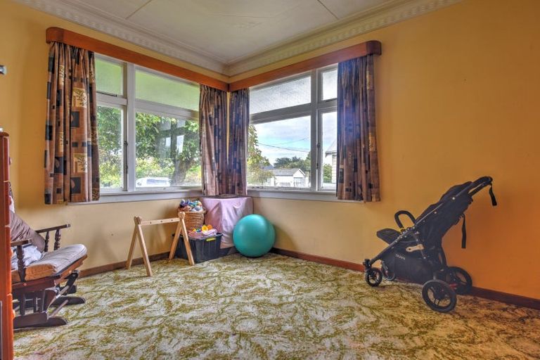 Photo of property in 13 Hunter Street, Edendale, 9825