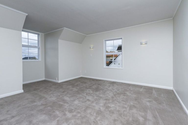Photo of property in 2/15 Saltburn Road, Milford, Auckland, 0620