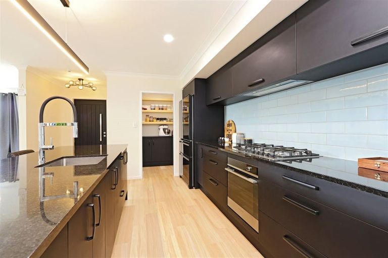 Photo of property in 22 Read Crescent, Clive, 4102