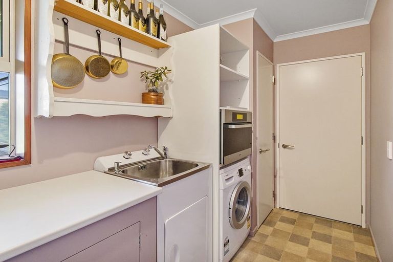 Photo of property in 17 Bond Street, Waimate, 7924