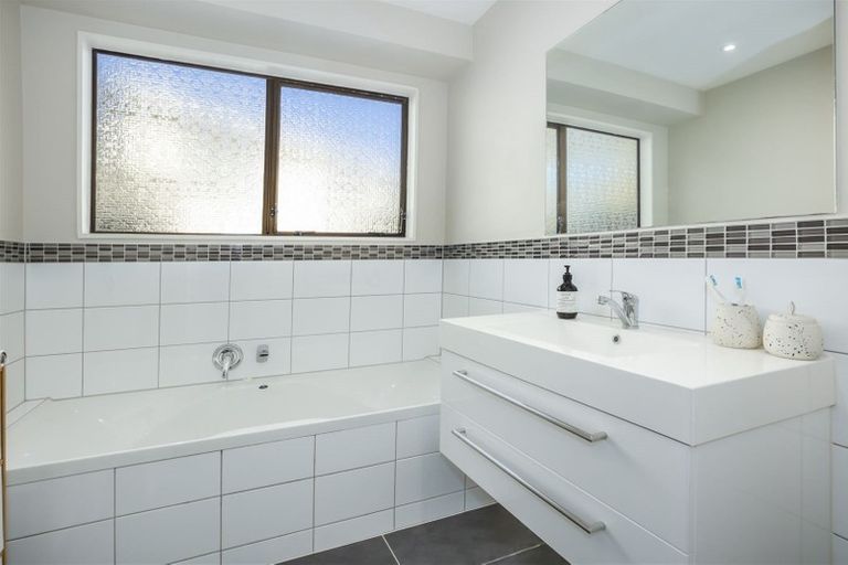 Photo of property in 76 Omapere Street, Whitby, Porirua, 5024