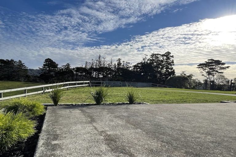 Photo of property in 48 Christian Road, Swanson, Auckland, 0614