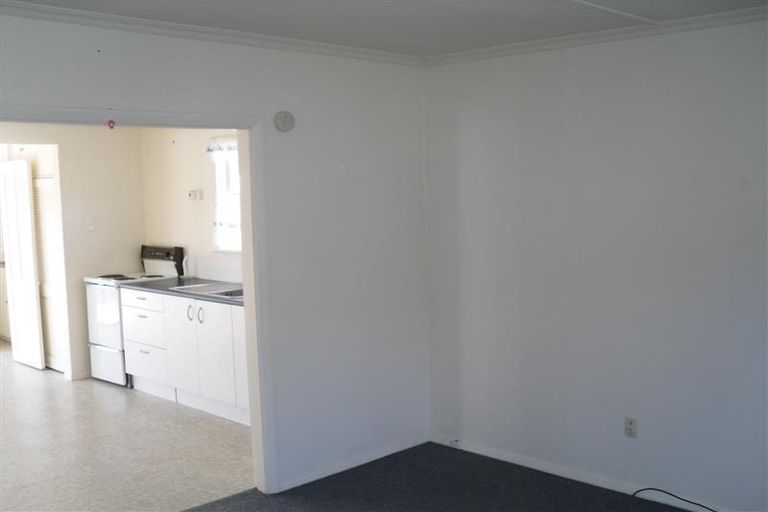 Photo of property in 33 Main Road, Wainuiomata, Lower Hutt, 5014