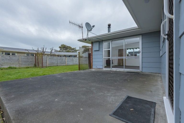 Photo of property in 10 Hollows Crescent, Takaro, Palmerston North, 4412