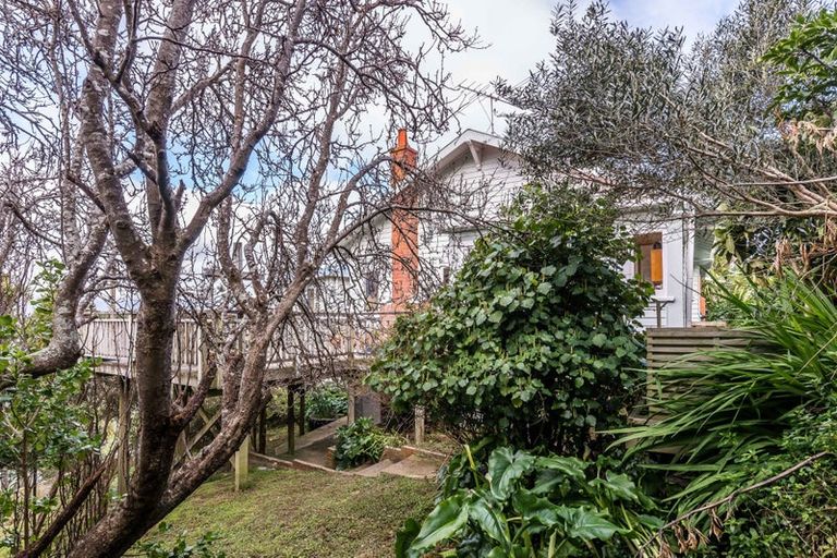 Photo of property in 20 Milne Terrace, Island Bay, Wellington, 6023