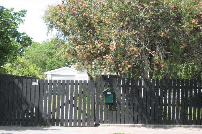 Photo of property in 269 Estuary Road, South New Brighton, Christchurch, 8062