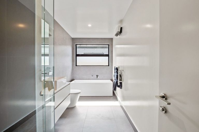 Photo of property in 35 Alps View Place, Lake Hayes, Queenstown, 9304