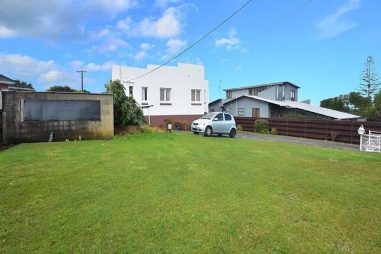 Photo of property in 67 Forrest Hill Road, Milford, Auckland, 0620
