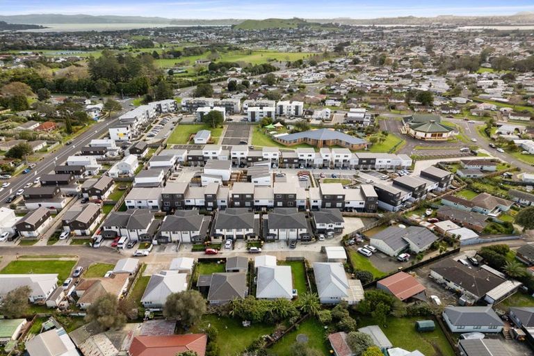 Photo of property in 16 Dolbel Place, Mangere East, Auckland, 2024