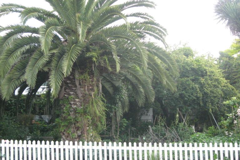 Photo of property in 16 Rue Balguerie, Akaroa, 7520