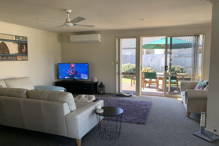 Photo of property in 16 Beachmere Place, Papamoa Beach, Papamoa, 3118