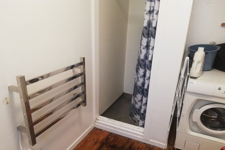 Photo of property in 33 Turakina Street, Merrilands, New Plymouth, 4312