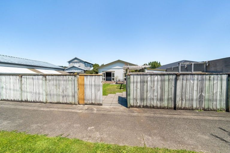 Photo of property in 17 Mcparland Street, Ebdentown, Upper Hutt, 5018
