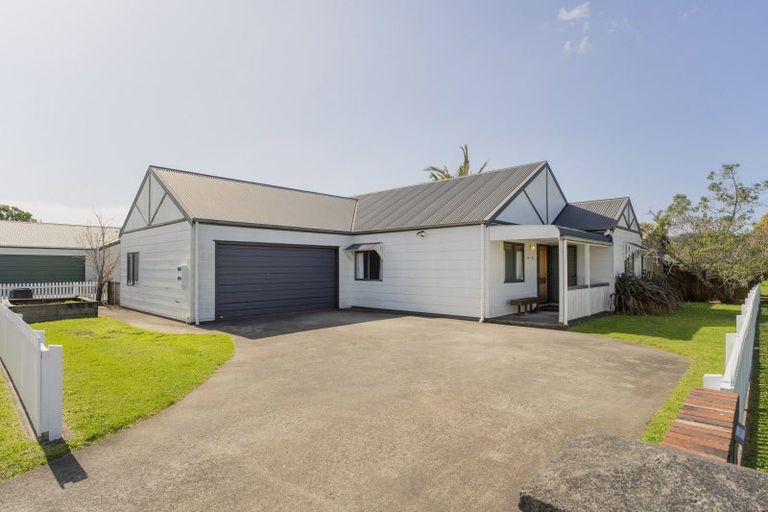 Photo of property in 5 Cholmondeley Crescent, Whitianga, 3510