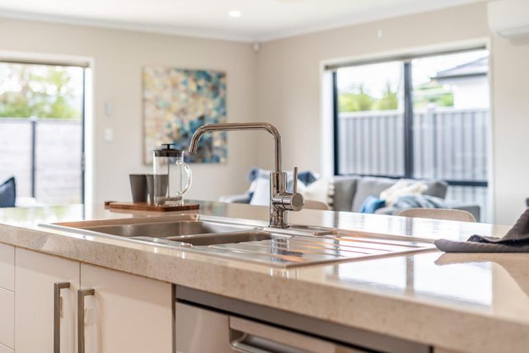 Photo of property in 22 Te Kaeaea Crescent, Wallaceville, Upper Hutt, 5018