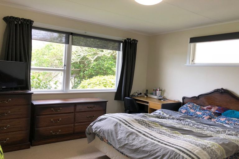 Photo of property in 10 Lomita Road, Johnsonville, Wellington, 6037