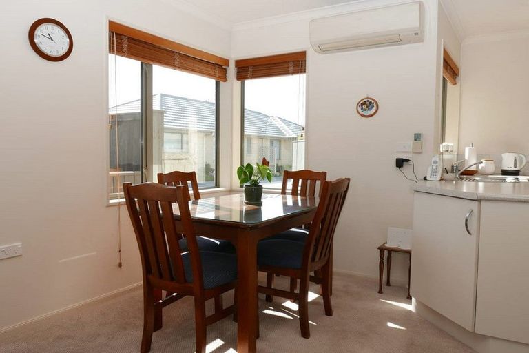 Photo of property in 4/241 Matsons Avenue, Papanui, Christchurch, 8053