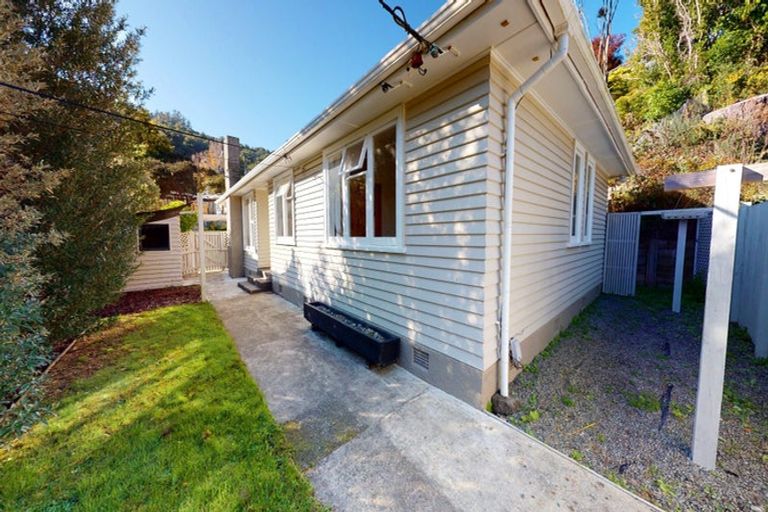 Photo of property in 8 John Street, Stokes Valley, Lower Hutt, 5019
